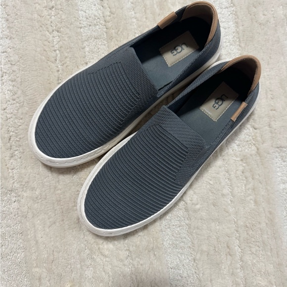 Women’s UGG Alameda Sammy slip on sneakers - Picture 2 of 7
